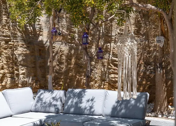 Fiamegou Andros Батси