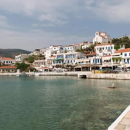 Fiamegou Andros 아파트호텔