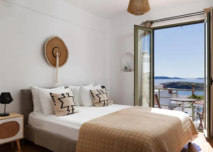 Fiamegou Andros アパートホテル 4*